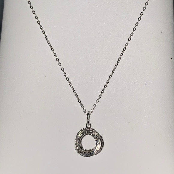 Sterling Silver 925 Interlocking Circle Pendant Necklace | Minimalist Adjustable - Picture 7 of 7